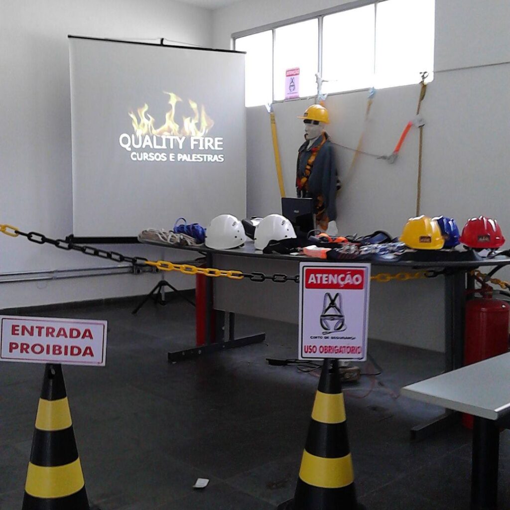 Curso de Trabalho em Altura in company — turmas Quality Fire
